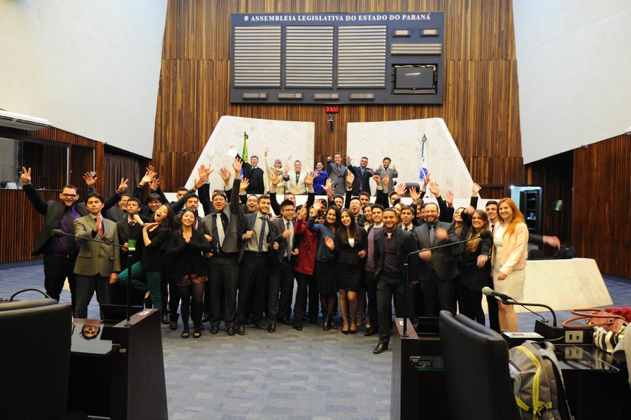 parlamento universitário 18052023
