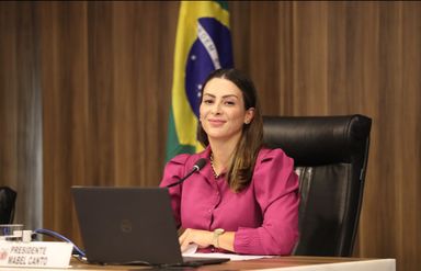 Projeto que busca oferecer teste genético para detecção do câncer de mama no Paraná avança na CCJ