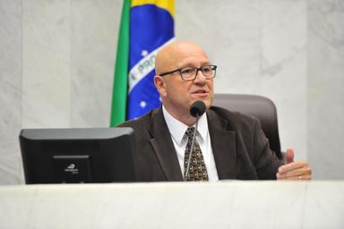 Romanelli defende economia no plano de saúde dos servidores da Alep