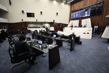 Deputados aprovam projeto que incentiva servidores públicos estaduais a doar sangue