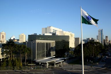 Há dois anos a Assembleia Legislativa do Paraná eliminava o uso de papel