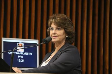 Debate sobre crimes de feminicídio será levado às escolas da rede pública de ensino
