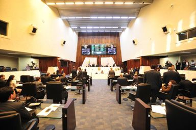 Assembleia começa a votar projeto que autoriza o Executivo a instituir diárias por extrajornada a servidores
