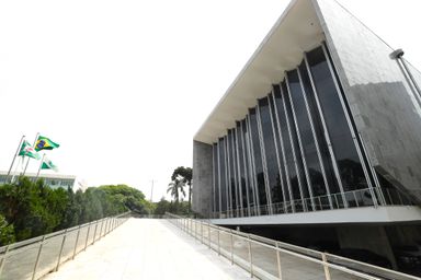 Votação de programa voltado à pessoa idosa e homenagens estão na agenda da Assembleia