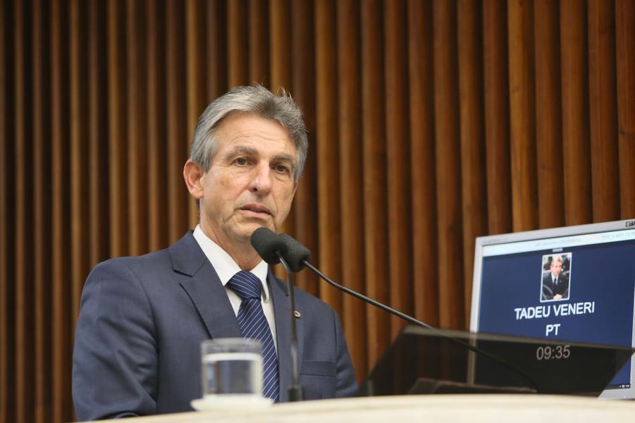 tadeu café com politica