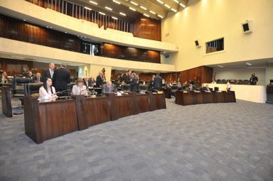 Aprovados sete projetos de lei na sessão plenária desta quarta-feira (8)