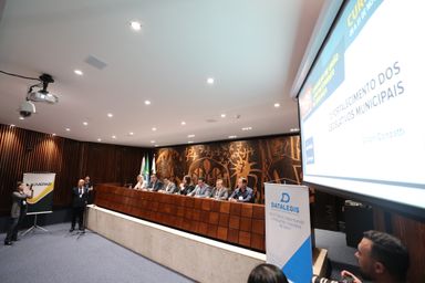 Assembleia Legislativa recebe vereadores para congresso