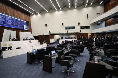 Parlamentares já iniciam conversas em plenário sobre a Lei Orçamentária para 2023
