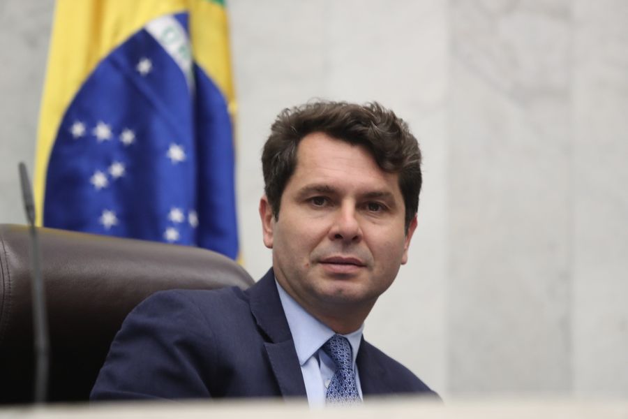 Alexandre Curi Utilidade Pública