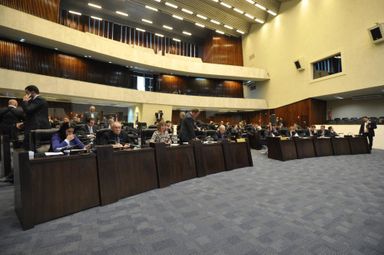 Deputados aprovaram 22 projetos de lei na sessão plenária desta terça-feira (5)