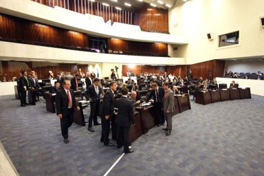 Legislativo adia votação de projeto que destina verba para obras em estádio da Copa