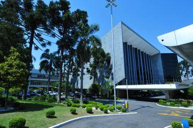 Deputados votam oito projetos na sessão plenária de segunda-feira (2)