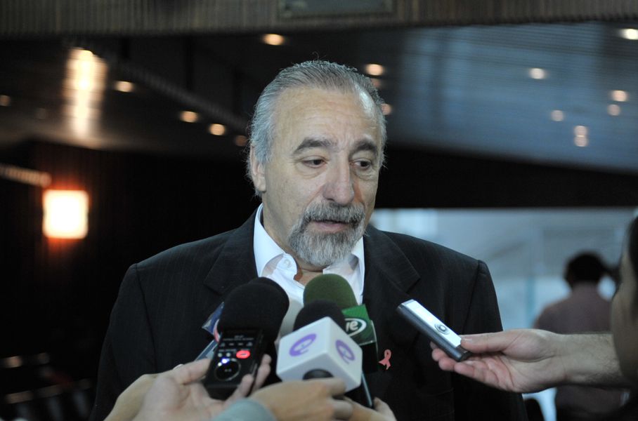 Deputado Rasca Rodrigues, presidente da Frente Parlamentar de Meio Ambiente concede entrevista