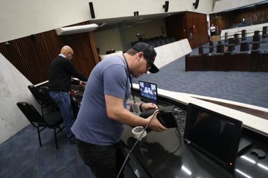 Começam obras de reforma da iluminação do Plenário da Assembleia