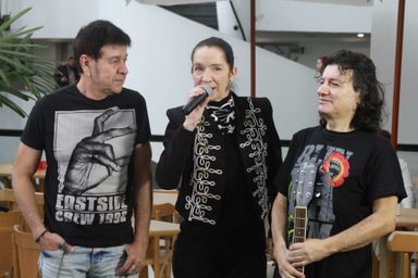 Há mais de 30 anos ela encanta e embala os mais  diversos públicos com suas interpretações