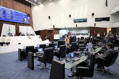 Aprovado projeto para ampliar divulgação de canais de denúncias contra maus-tratos aos animais