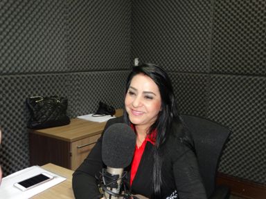 O "Fala Deputado" desta semana está cor de rosa, com a participação da deputada Cantora Mara Lima