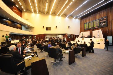 Projeto que proíbe fracionamento de preço de combustível é aprovado em segunda votação