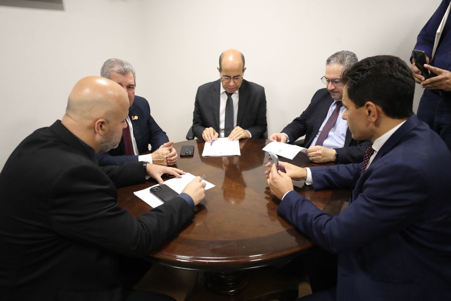com criança 09122025