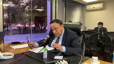 Líder do Governo destaca decreto que suspende desconto de consignados na folha dos servidores por 3 meses