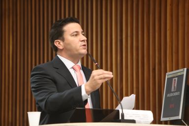Deputado apresenta projeto para desburocratizar combate a epidemias e pandemias