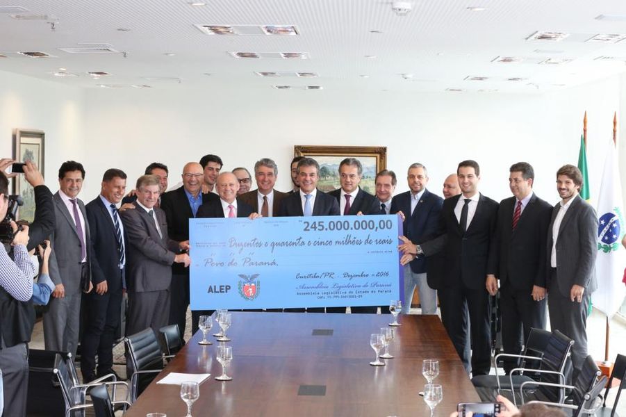 Devolução de cheque ao Governo