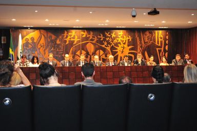 Deputados apostam no diálogo para evitar paralisação de atividades da Unespar