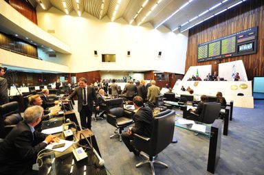 Deputados aprovam projeto que exige selo garantidor para uso de gás natural em veículos