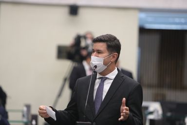 Comissão de Cultura elege deputado Guto Silva como novo presidente