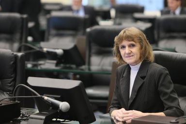 Luciana quer proibir a incineração do lixo no Paraná