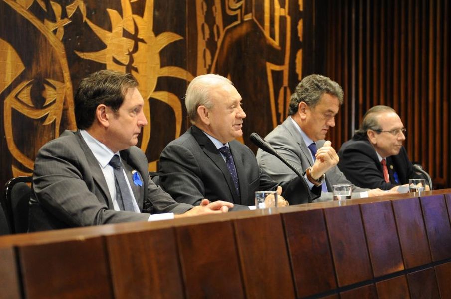 MESA ANÚNCIO