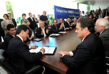 Governo e Ambev assinam protocolo para investimento de R$ 580 milhões em Ponta Grossa