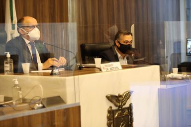 Na Assembleia Legislativa, secretário diz que Paraná deve receber 150 mil doses da vacina da Janssen