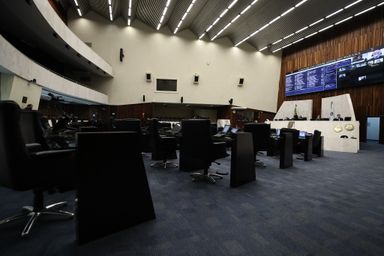 Projeto que altera diretrizes da Ilha do Mel continua sob análise da CCJ após pedido de vista