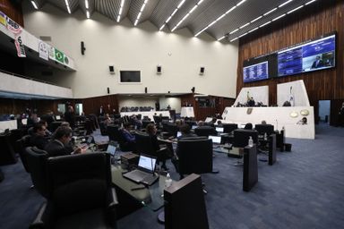 Proposta que veda obrigatoriedade do passaporte da vacina é aprovada em 2º turno