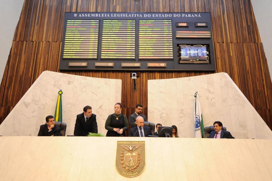 Plenário aprova 