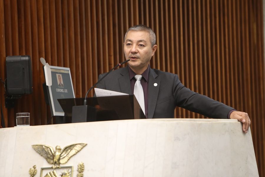 coornel lee veículos