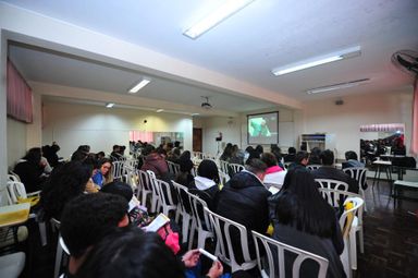 Estudantes do Colégio Leôncio Correia acompanharam o Aulão por telões, com transmissão via Facebook