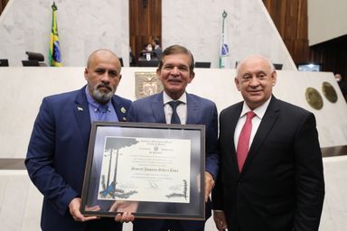 General Silva e Luna é cidadão Honorário do Paraná