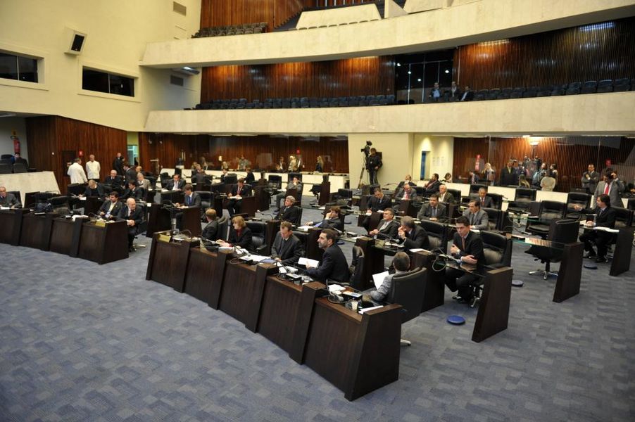 Visão geral do plenário durante a sessão desta quarta-feira (04).