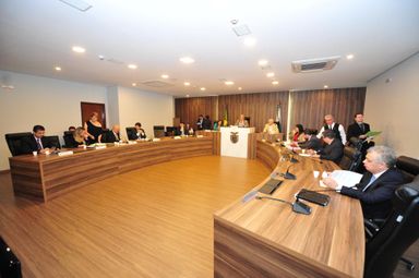 Na segunda sessão extra desta segunda-feira (18), CCJ aprova doações de imóveis e emendas de Plenário