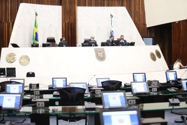 Projeto que permite ambulâncias e viaturas policiais a passar direto nos pedágios avança na Assembleia