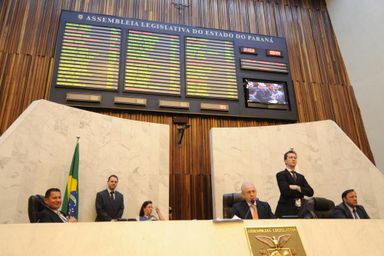 Assembleia aprova projeto que fixa em 27.948 militares o efetivo da Polícia Militar do Paraná