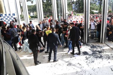 Justiça concede reintegração de posse do prédio da Assembleia Legislativa do Paraná