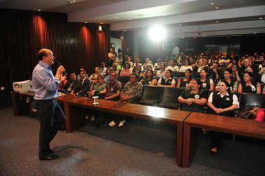 Dr. Batista fala a servidores da Assembleia sobre a importância da medicina preventiva