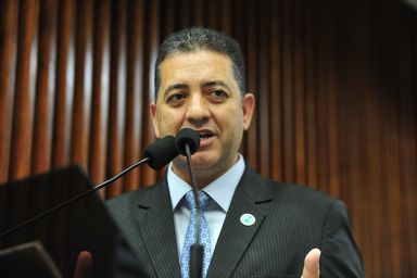 Projeto determina que todos estabelecimentos comerciais ofereçam álcool gel para consumidores