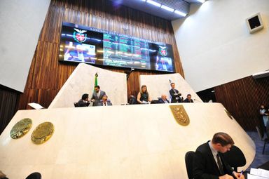 Assembleia encerra período legislativo com a realização de três sessões plenárias nesta terça-feira (19)