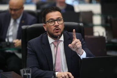 Oposição alerta para riscos econômicos e sociais no projeto que autoriza a desestatização da Ferroeste