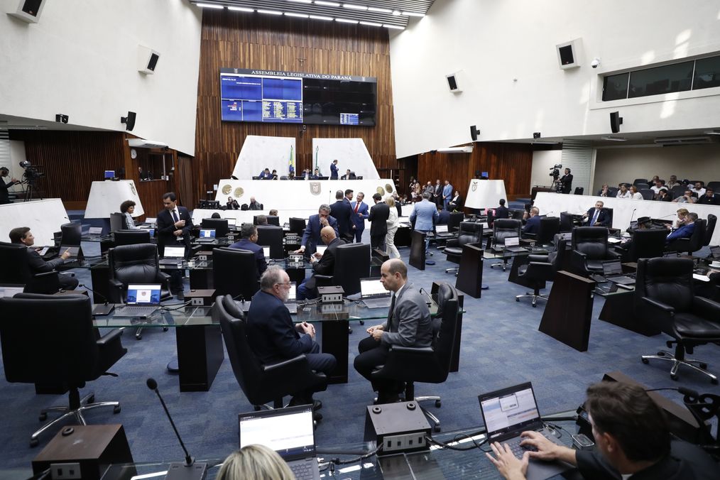 Aprovada criação de fraldários acessíveis para crianças, idosos e pessoas com deficiência no Paraná