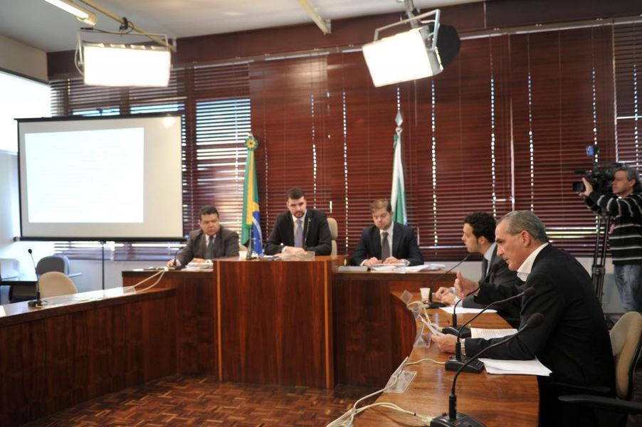 cOMISSÃO REGIMENTO INTERNO